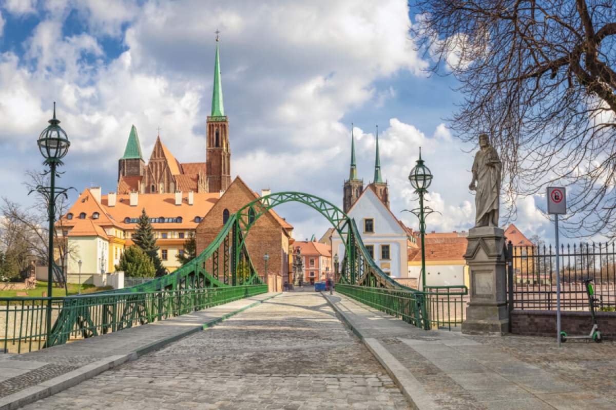 Drone Pilots for Shoot in Poland