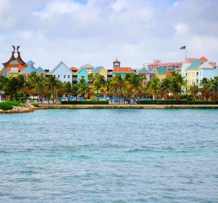 Colorful row of buildings houses on a tropical island in the Bahama (1) (1)