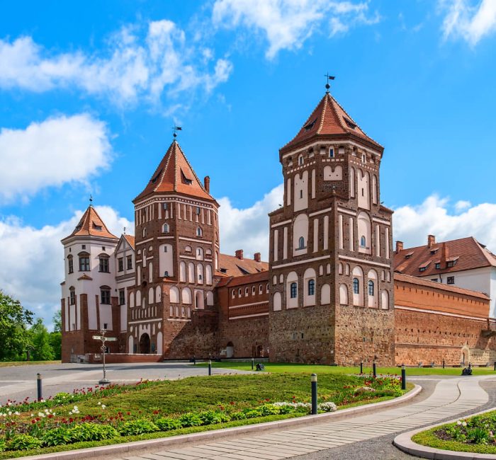 Mir Castle (1) (2) Mir Castle (1) (2)