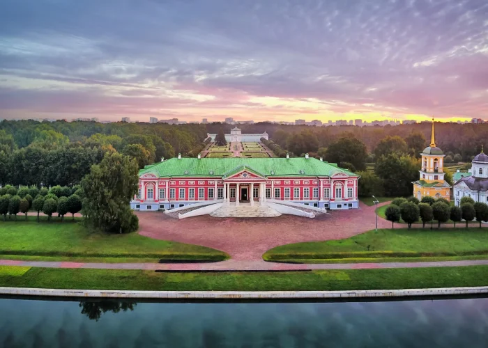-kuskovo-manor-on-sunrise-in virginia