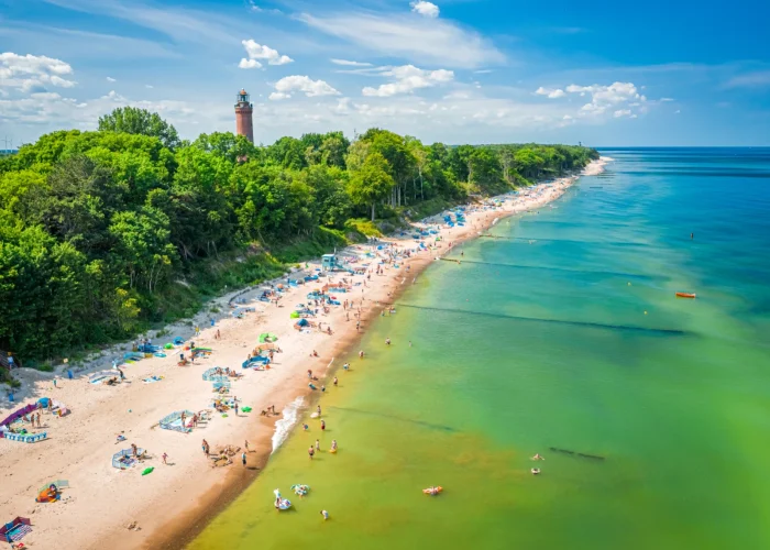 crowded-beach-at-baltic-sea-tourism-in-poland-by-2025-03-24-03-42-58-utc