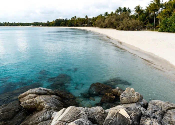 white-sand-beach-scenery-at-day-time-in-great-kepp-2024-12-06-09-40-36-utc